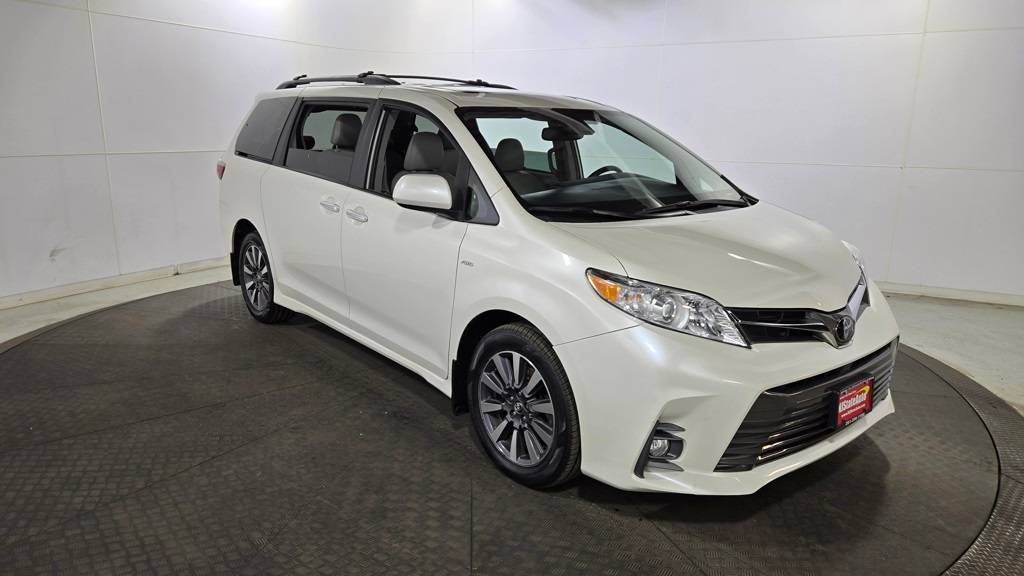 2020 Toyota Sienna XLE — Minivan — 89,211 mi — Jersey City, NJ