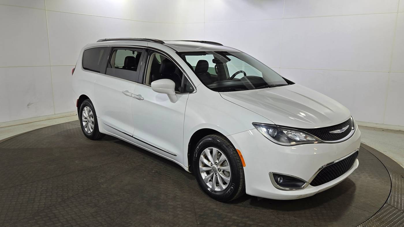 2019 Chrysler Pacifica Touring L — Minivan — 90,312 mi — Jersey City, NJ