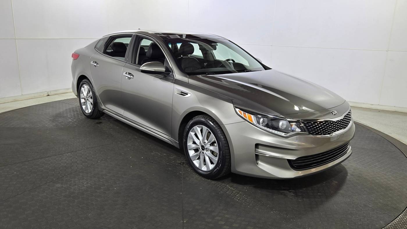2017 Kia Optima EX — Sedan — 87,752 mi — Jersey City, NJ