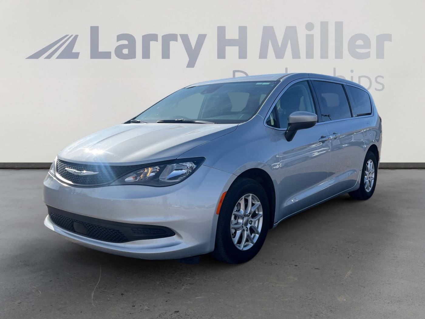 2023 Chrysler Voyager LX — Minivan — 48,203 mi — Tucson, AZ