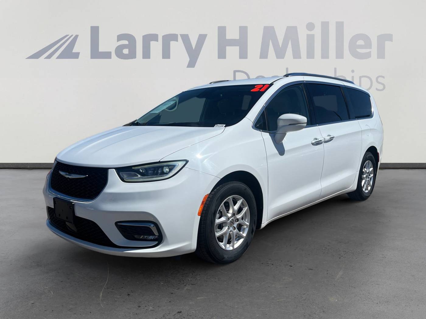 2021 Chrysler Pacifica Touring L — Minivan — 26,843 mi — Tucson, AZ