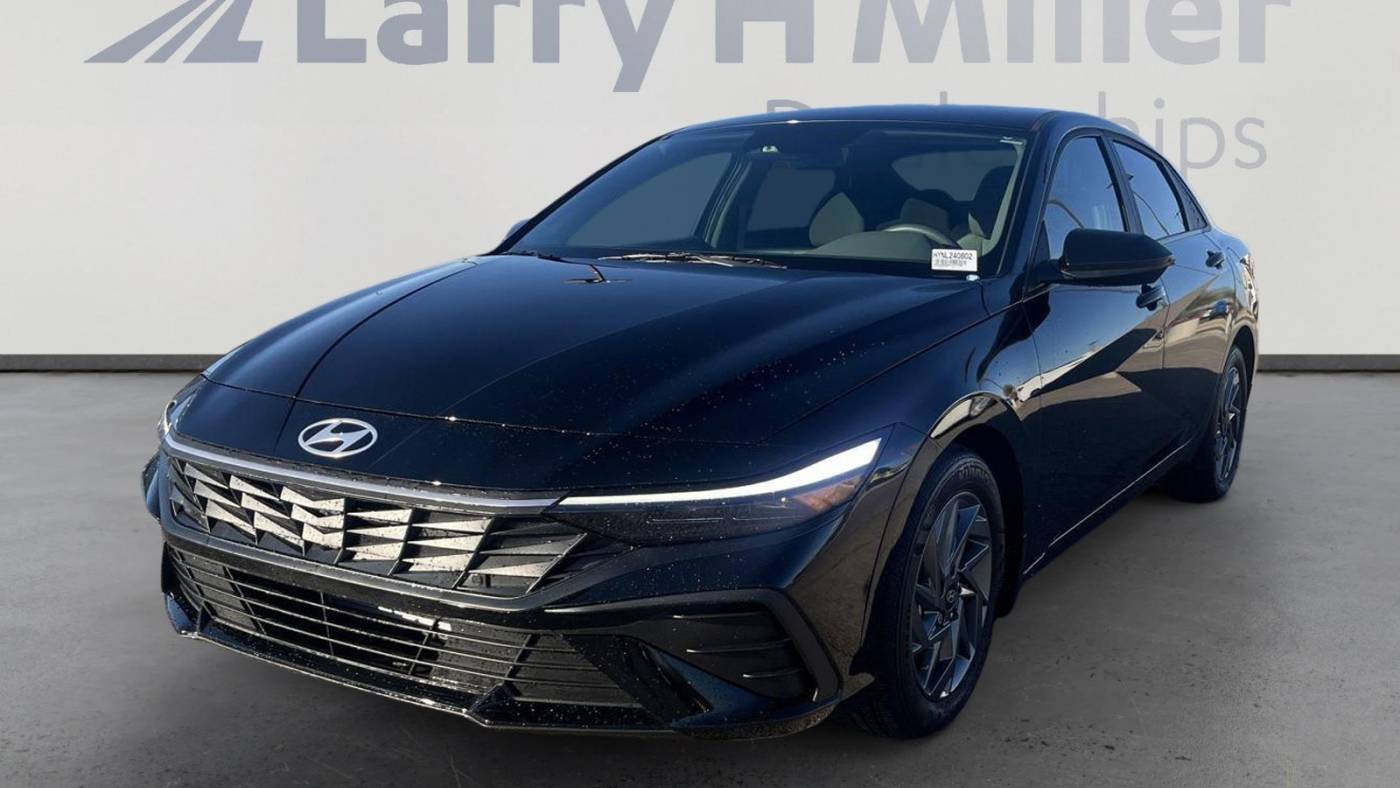2024 Hyundai Elantra SEL — Sedan — 4,526 mi — Tucson, AZ