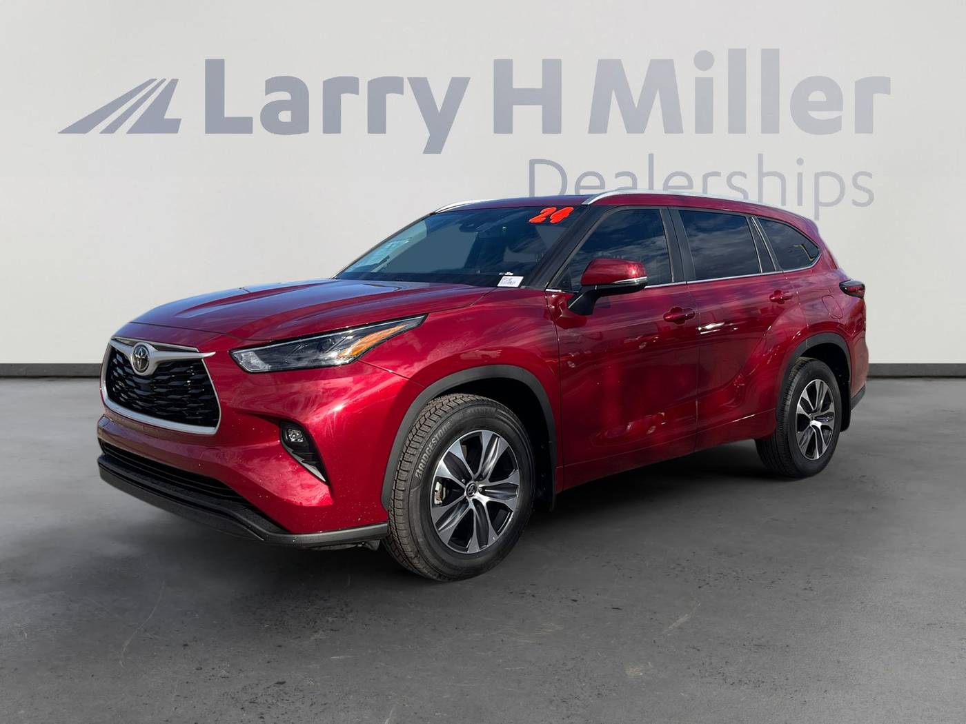 2024 Toyota Highlander XLE — SUV — 23,395 mi — Tucson, AZ