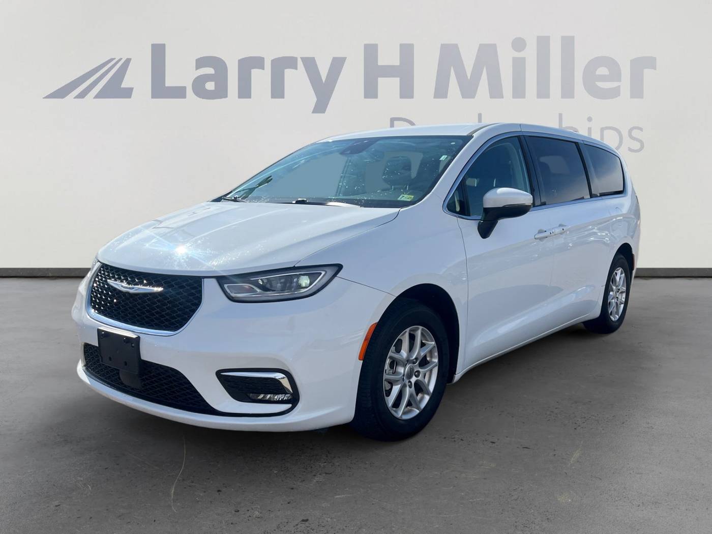 2023 Chrysler Pacifica Touring L — Minivan — 63,404 mi — Tucson, AZ