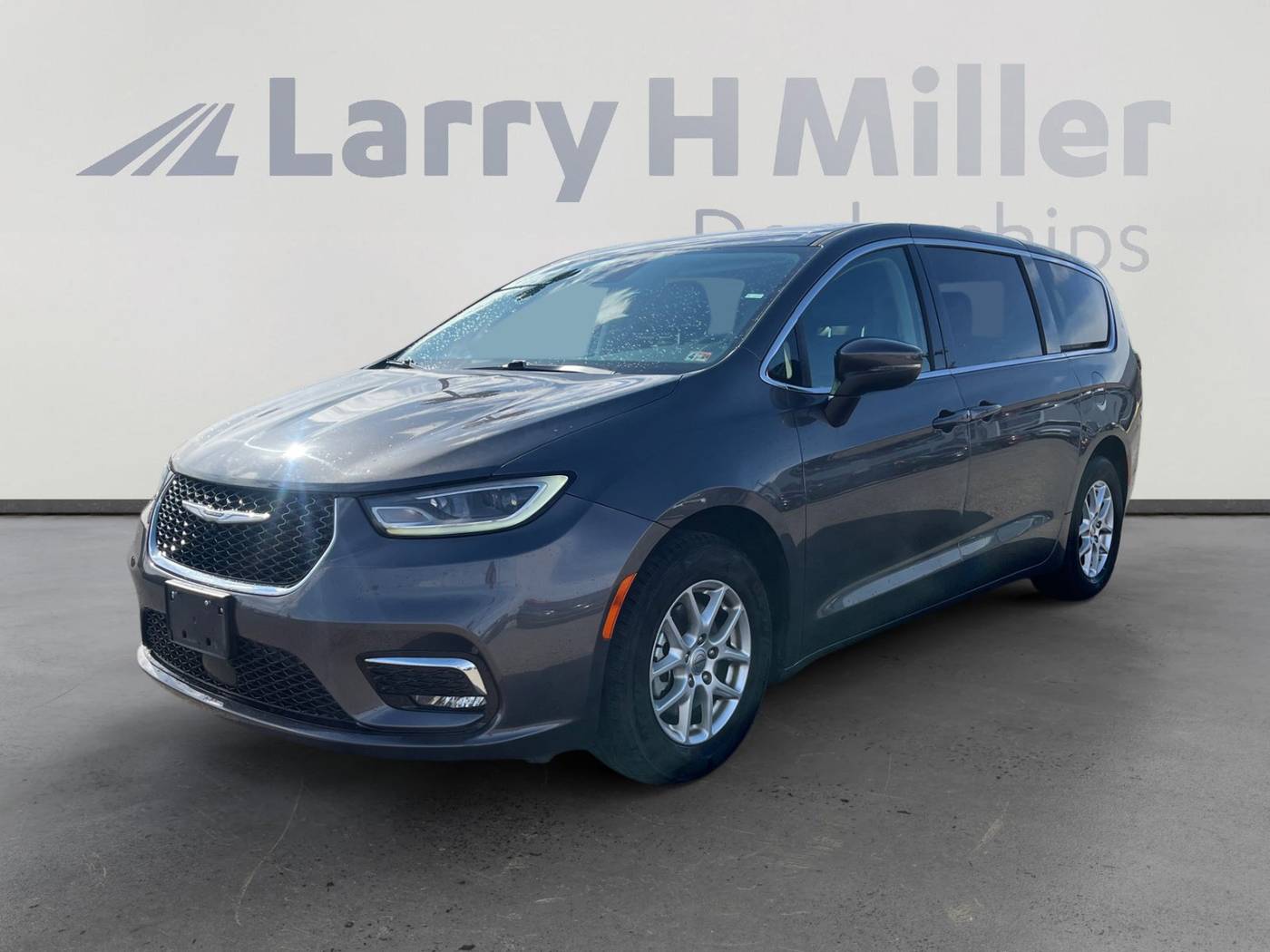2023 Chrysler Pacifica Touring L — Minivan — 63,624 mi — Tucson, AZ