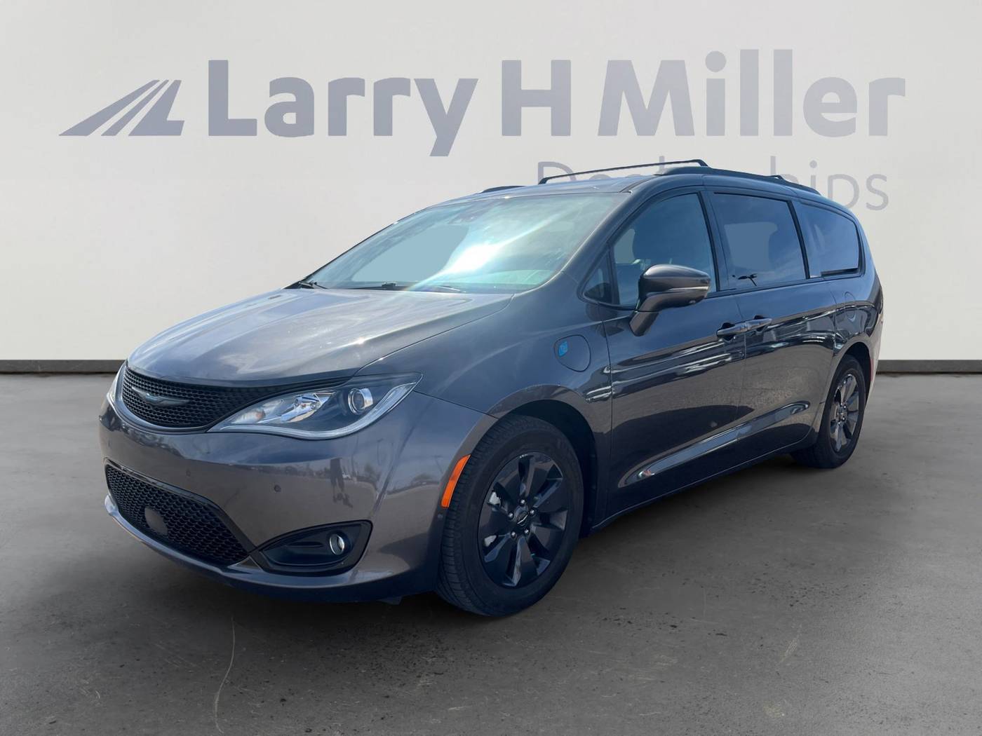 2020 Chrysler Pacifica Hybrid Limited — Minivan — 112,440 mi — Tucson, AZ