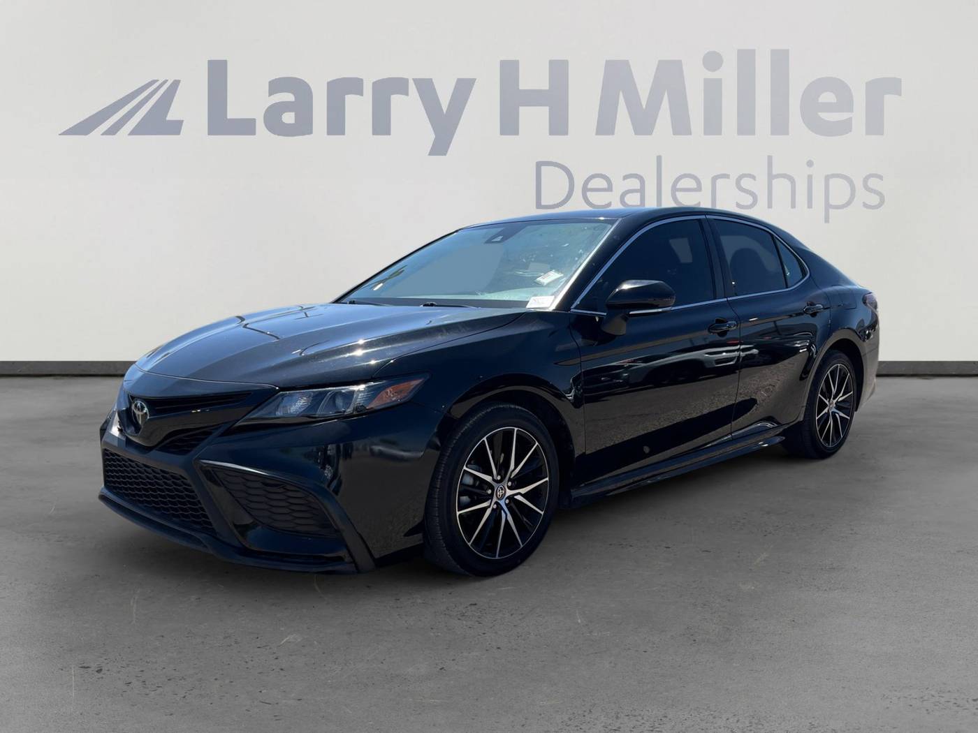 2022 Toyota Camry SE — Sedan — 70,767 mi — Tucson, AZ