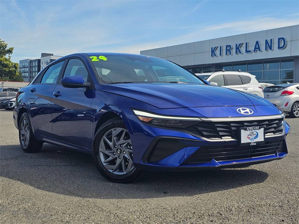 2024 Hyundai Elantra SEL — Sedan — 6,241 mi — Kirkland, WA