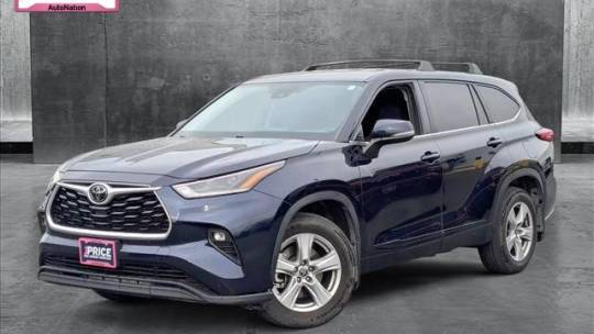 2021 Toyota Highlander LE — SUV — 82,221 mi — Valencia, CA