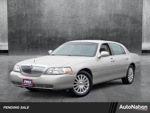 2003 Lincoln Town Car Signature — Sedan — 126,102 mi — Valencia, CA