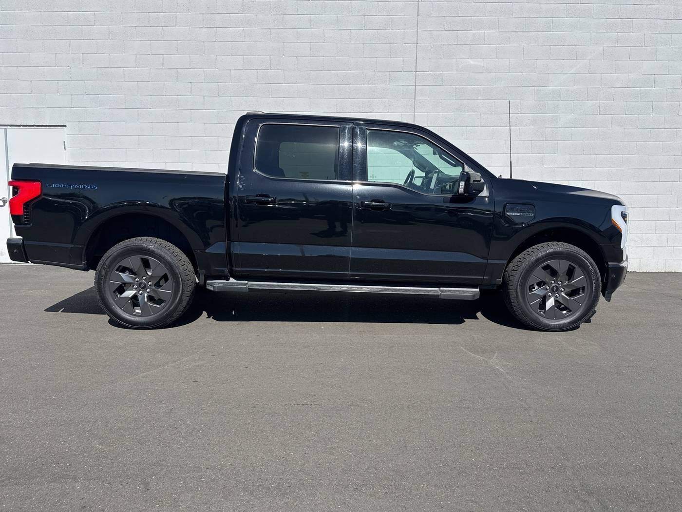 2022 Ford F-150 Lightning LARIAT — Pickup Truck — 39,807 mi — Clovis, CA