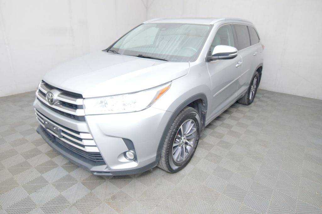 2017 Toyota Highlander XLE — SUV — 83,942 mi — Puyallup, WA