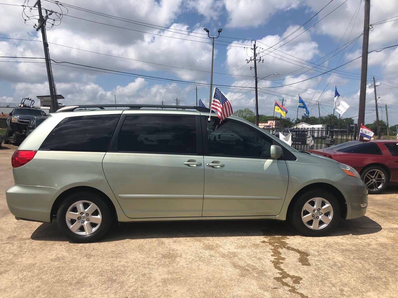 2006 Toyota Sienna XLE — Minivan — 135,705 mi — Houston, TX