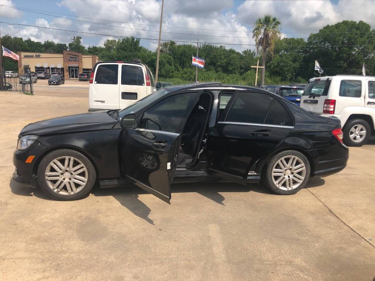 2009 Mercedes-Benz C-Class C 300 — Sedan — 194,225 mi — Houston, TX