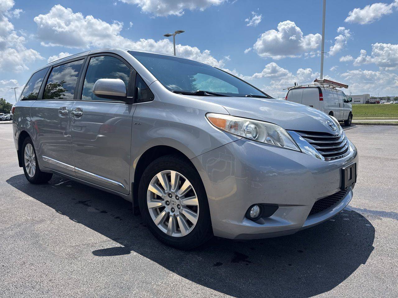 2017 Toyota Sienna XLE — Minivan — 98,129 mi — Columbus, OH