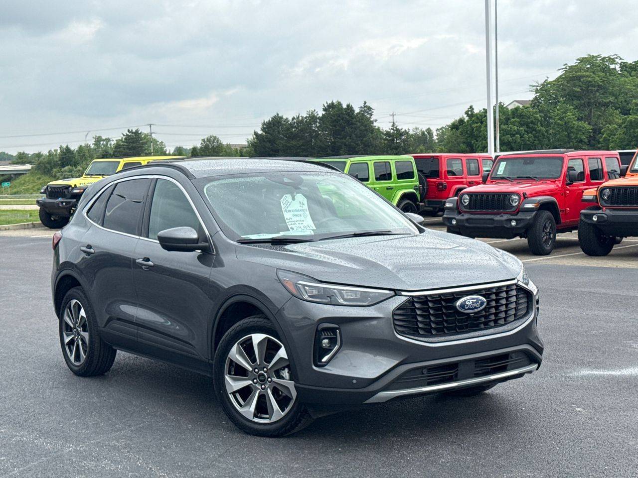 2023 Ford Escape Platinum — SUV — 43,907 mi — Columbus, OH