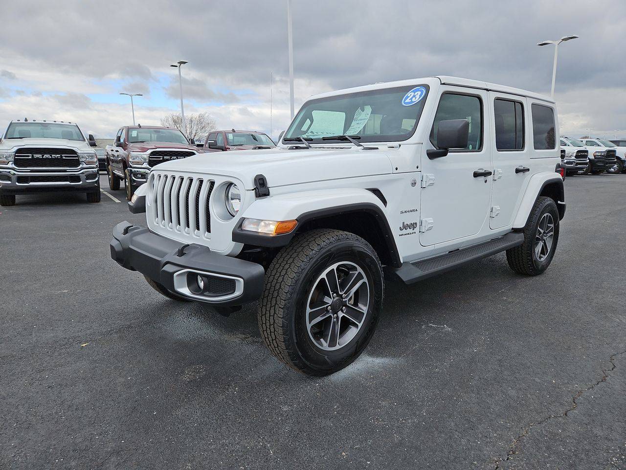 2023 Jeep Wrangler Sahara — SUV — 25,954 mi — Columbus, OH