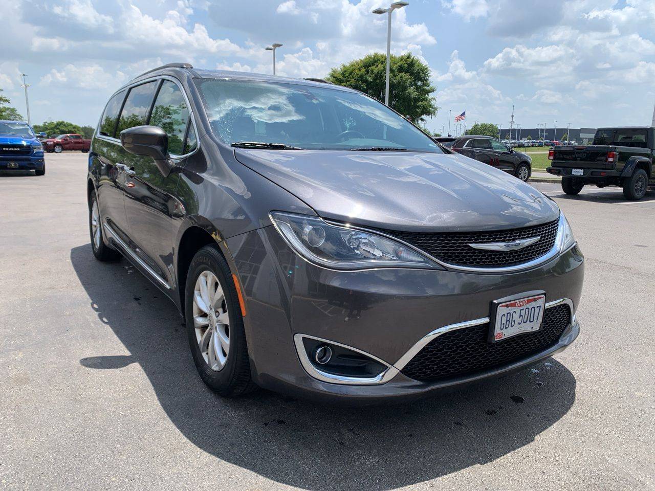 2017 Chrysler Pacifica Touring L — Minivan — 150,312 mi — Columbus, OH