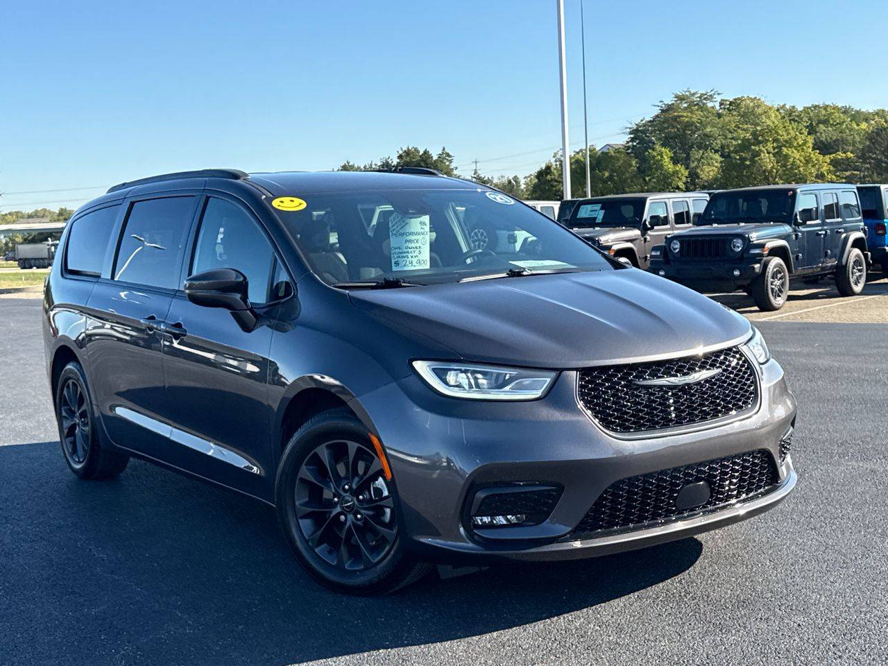 2021 Chrysler Pacifica Touring — Minivan — 48,798 mi — Columbus, OH
