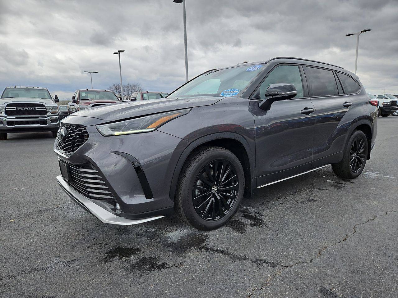 2023 Toyota Highlander XLE — SUV — 22,892 mi — Columbus, OH