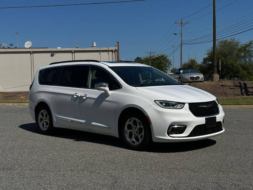 2022 Chrysler Pacifica Limited — Minivan — 57,748 mi — Huntersville, NC