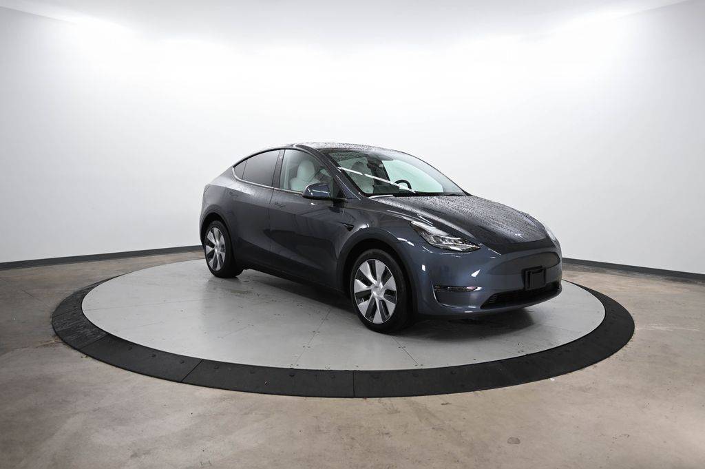 2023 Tesla Model Y Long Range — SUV — 18,494 mi — Huntersville, NC