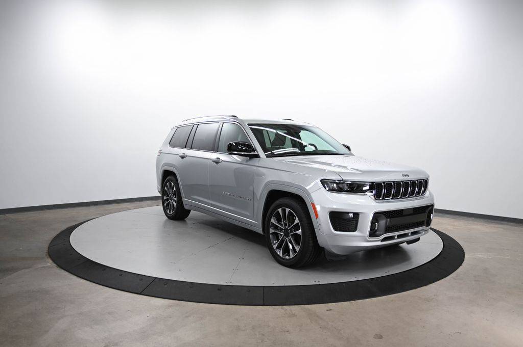 2023 Jeep Grand Cherokee Overland — SUV — 29,858 mi — Huntersville, NC