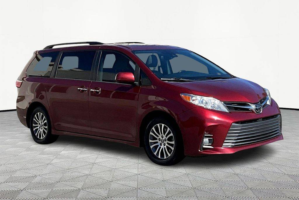 2018 Toyota Sienna XLE — Minivan — 118,191 mi — Huntersville, NC