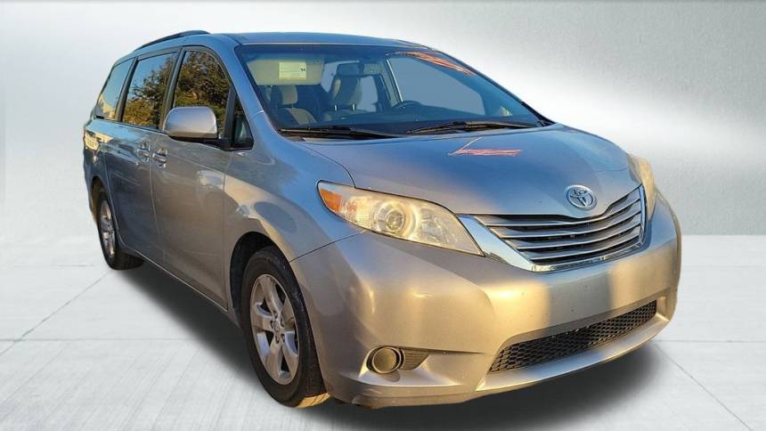 2015 Toyota Sienna LE — Minivan — 109,000 mi — Miami, FL