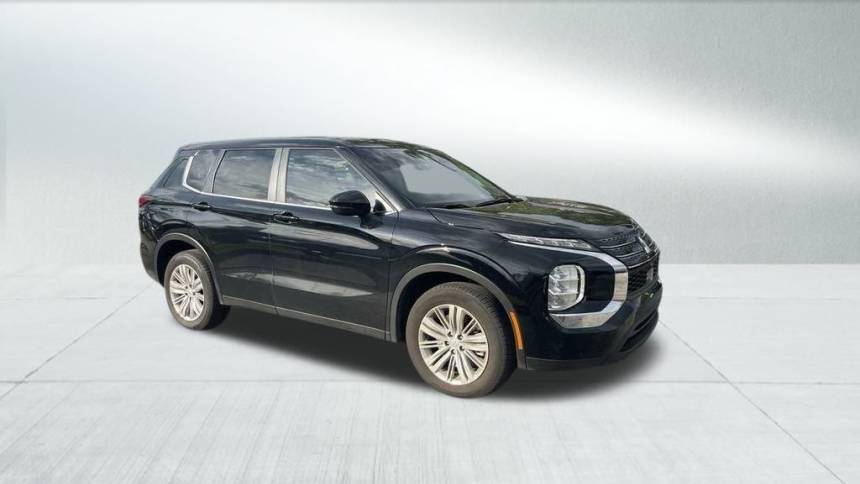 2024 Mitsubishi Outlander ES — SUV — 4,957 mi — Miami, FL