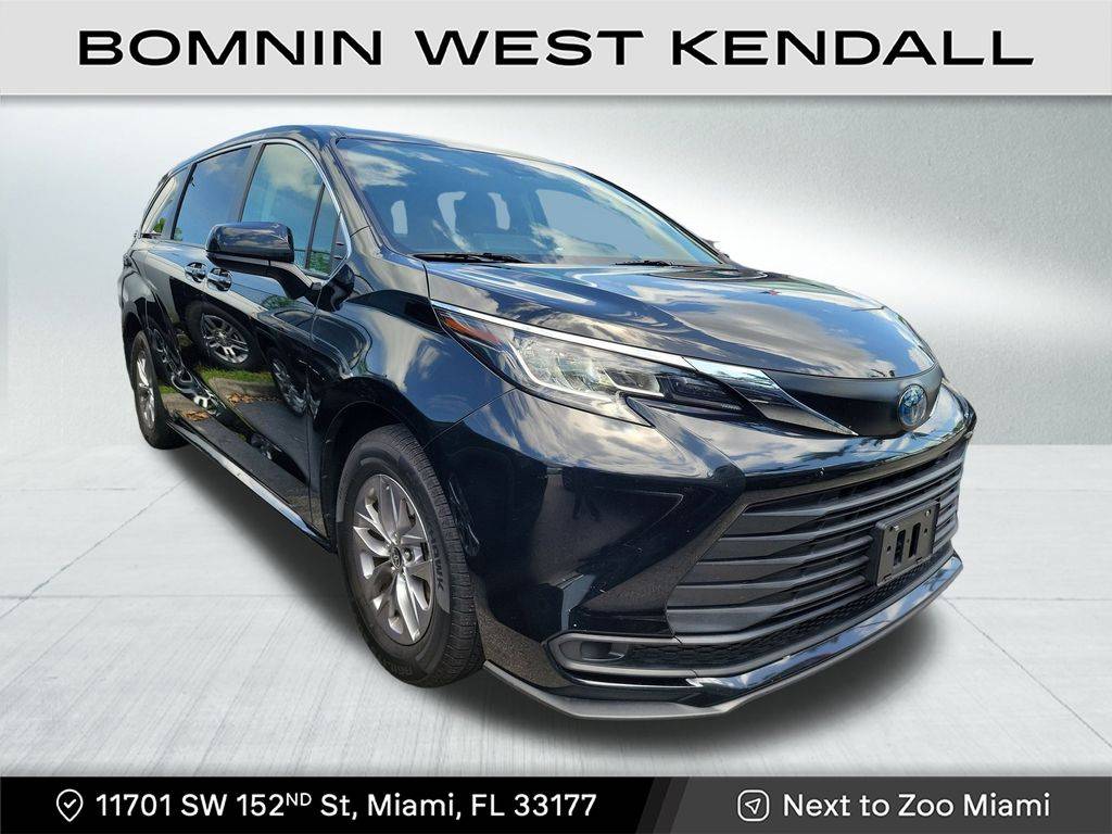 2023 Toyota Sienna LE — Minivan — 61,317 mi — Miami, FL