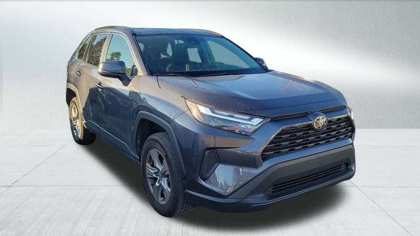 2023 Toyota RAV4 XLE — SUV — 11,040 mi — Miami, FL