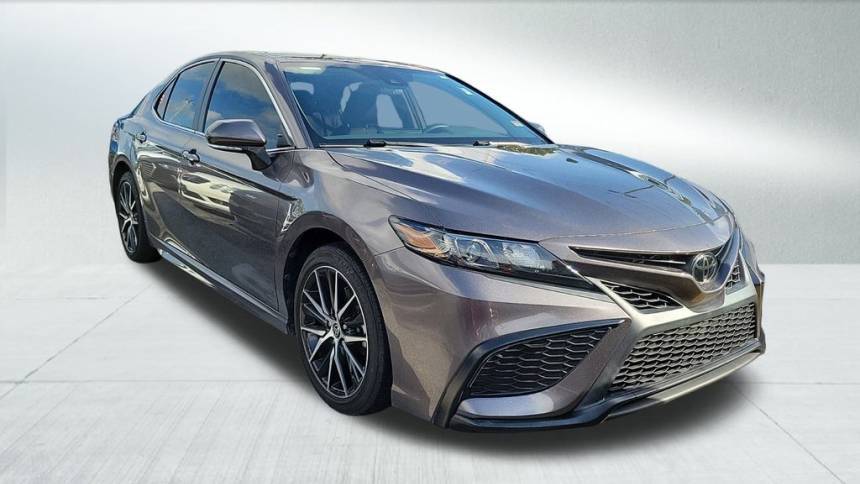 2022 Toyota Camry SE — Sedan — 16,335 mi — Miami, FL