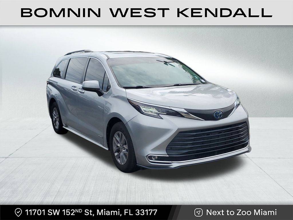 2021 Toyota Sienna XLE — Minivan — 53,887 mi — Miami, FL