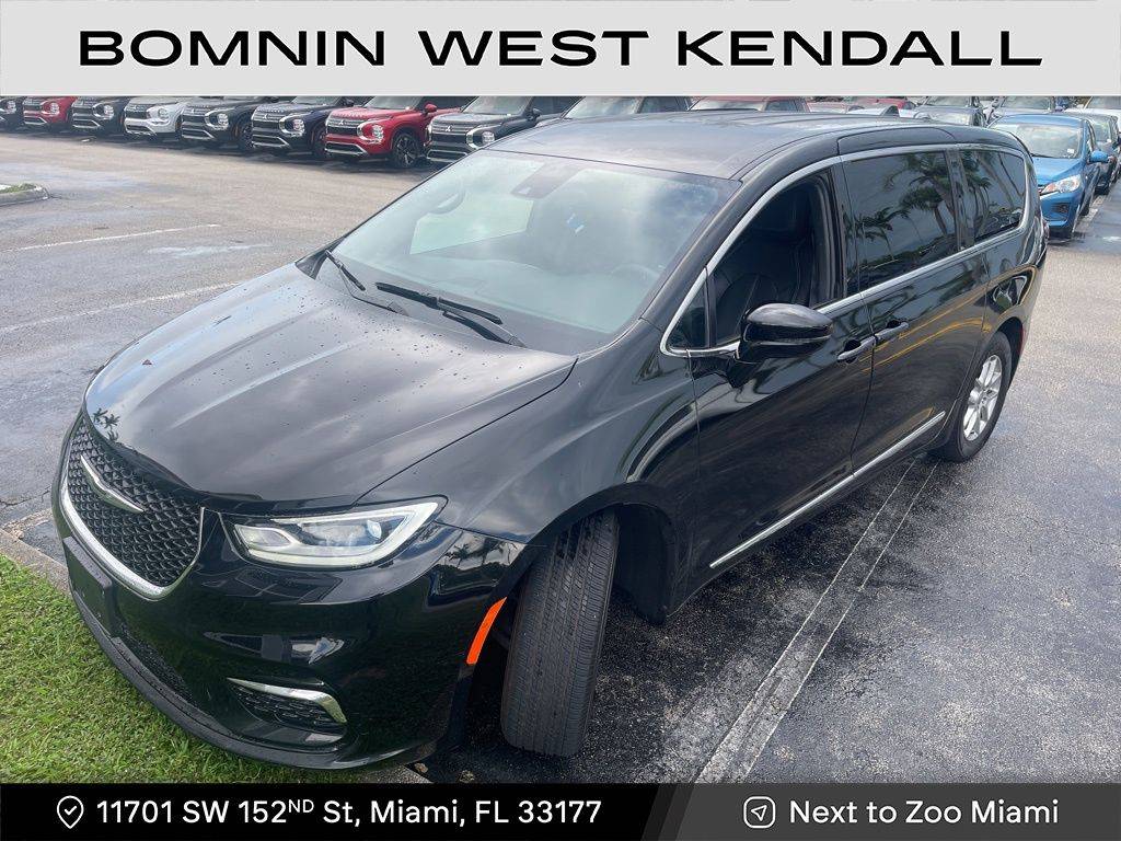 2025 Chrysler Pacifica Select — Minivan — 11,464 mi — Miami, FL