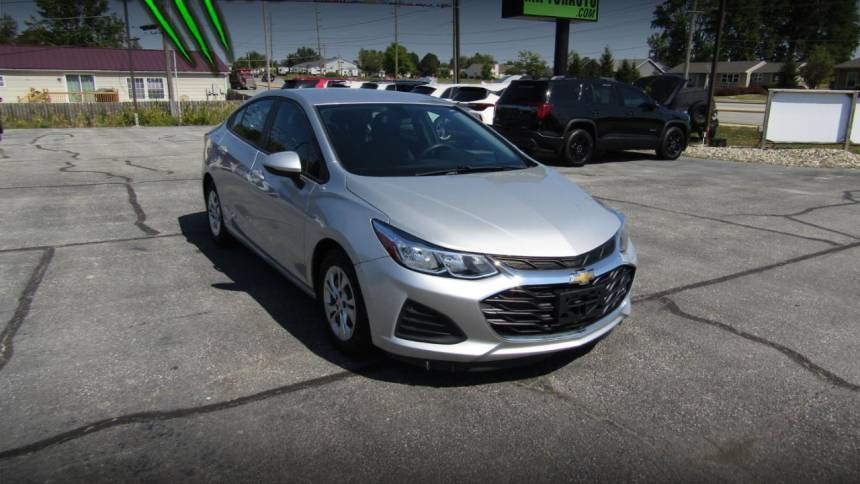 2019 Chevrolet Cruze Base — Sedan — 115,611 mi — Fort Wayne, IN