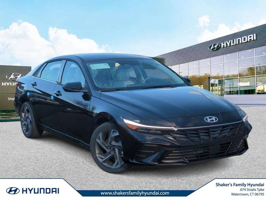 2025 Hyundai Elantra Limited — Sedan — 17 mi — Watertown, CT