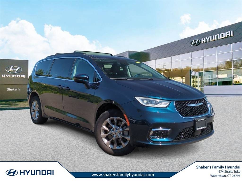 2022 Chrysler Pacifica Touring L — Minivan — 26,312 mi — Watertown, CT