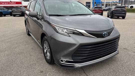 2021 Toyota Sienna XLE — Minivan — 54,852 mi — Ashland, KY