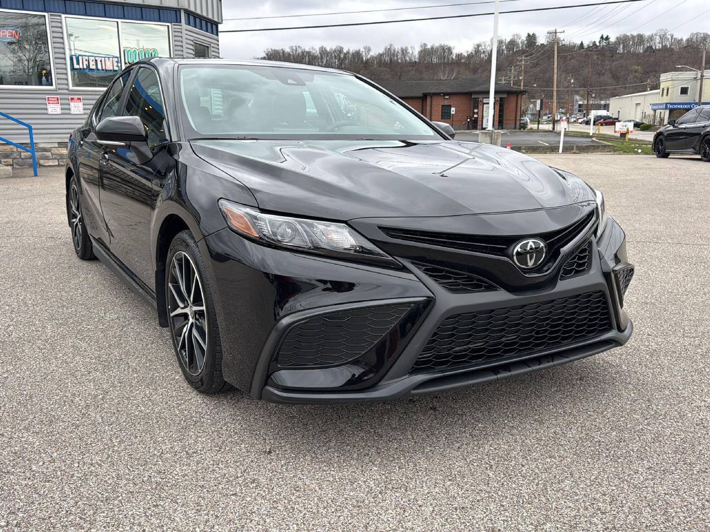 2024 Toyota Camry SE — Sedan — 14,649 mi — Ashland, KY