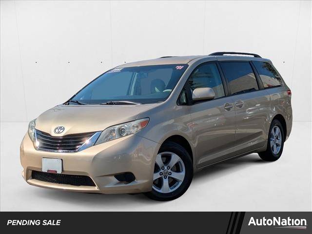 2011 Toyota Sienna LE — Minivan — 120,684 mi — Cerritos, CA