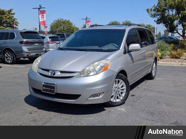 2009 Toyota Sienna XLE — Minivan — 108,234 mi — Cerritos, CA