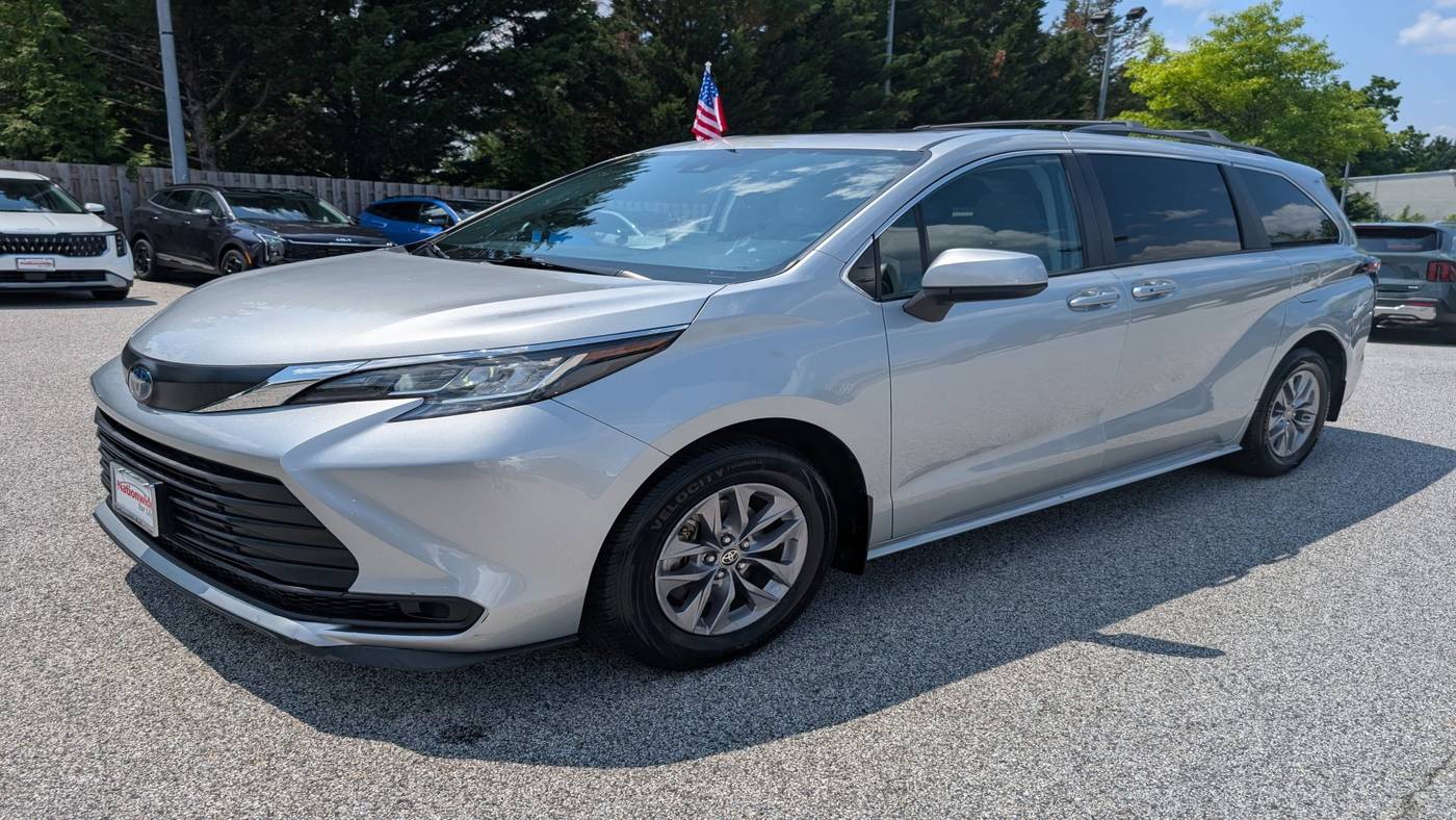 2022 Toyota Sienna LE — Minivan — 16,748 mi — Timonium, MD