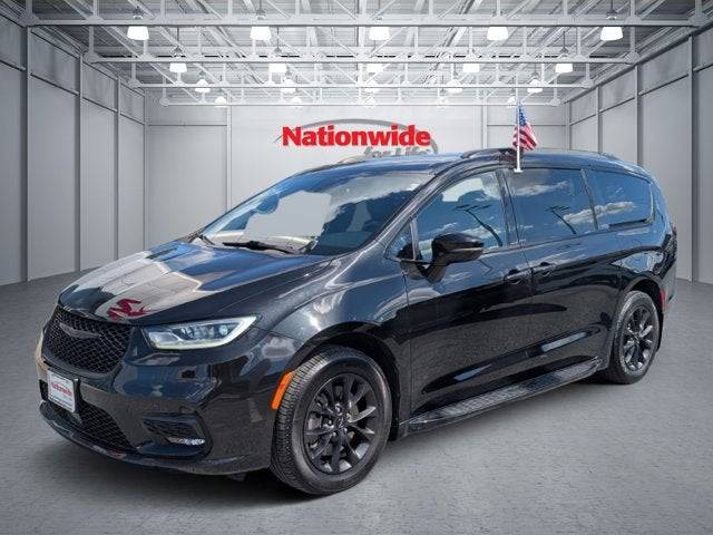 2021 Chrysler Pacifica Touring L — Minivan — 17,412 mi — Timonium, MD