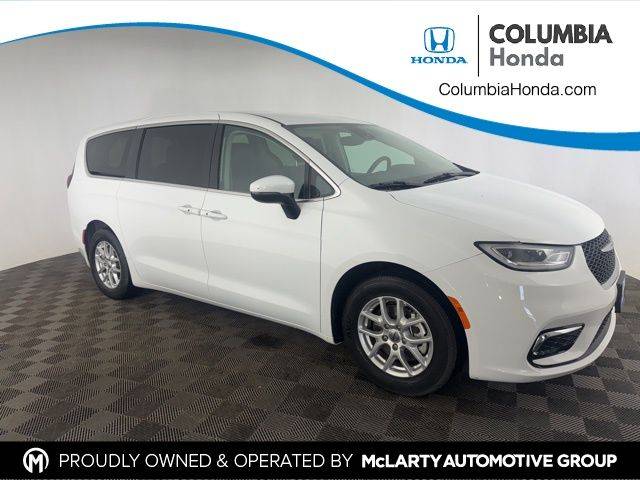 2023 Chrysler Pacifica Touring L — Minivan — 59,278 mi — Columbia, MO