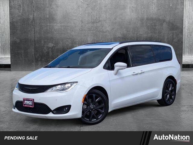 2019 Chrysler Pacifica Limited — Minivan — 74,250 mi — Valencia, CA