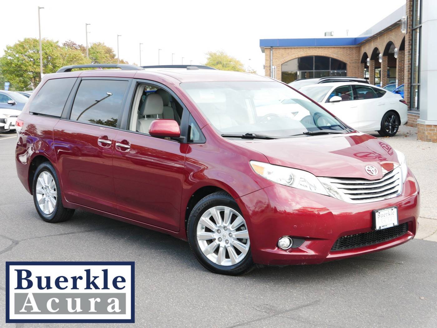 2011 Toyota Sienna Limited — Minivan — 186,220 mi — Minneapolis, MN