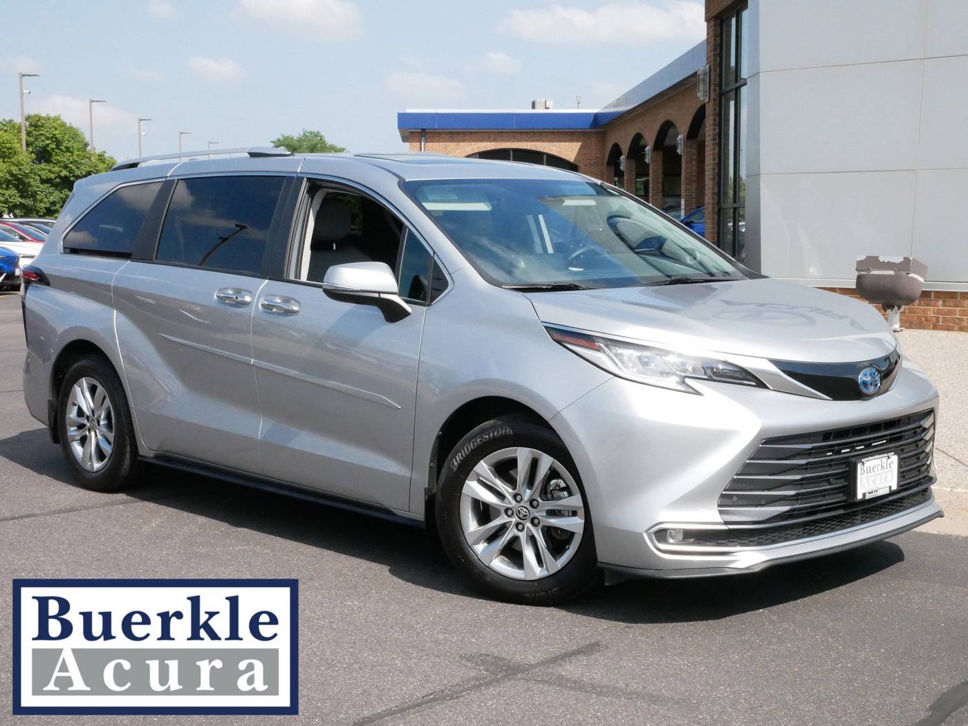 2022 Toyota Sienna Limited — Minivan — 96,764 mi — Minneapolis, MN