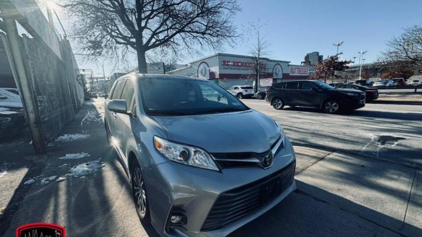2018 Toyota Sienna XLE — Minivan — 20,734 mi — Long Island City, NY