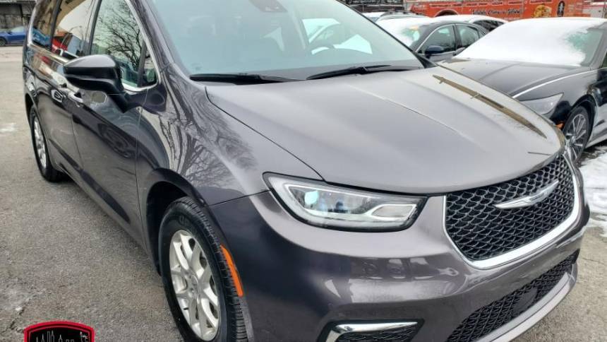 2023 Chrysler Pacifica Touring L — Minivan — 53,794 mi — Long Island City, NY